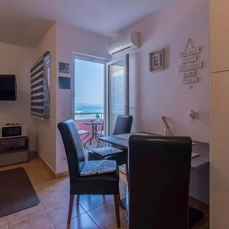 Koprivnjak Apartment *